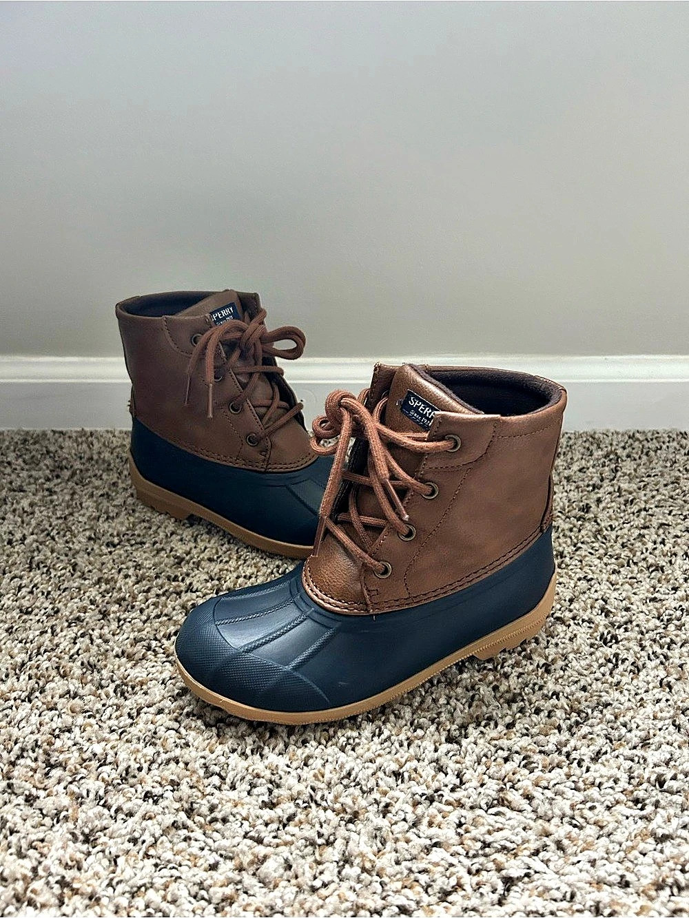 Sperry Port Duck Boots Kids Size 1 – Tan/Navy – SCK263661